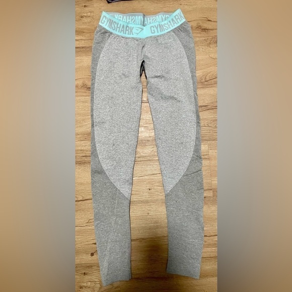 Set GYMSHARK Elite Sports Bra & Flex Leggings Size Small NWOT - Picture 12 of 13